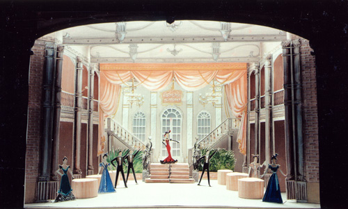 Les maquettes de décors et de costumes de théâtre