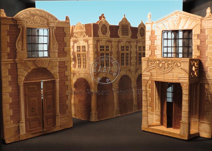 Les maquettes de décors et de costumes de théâtre