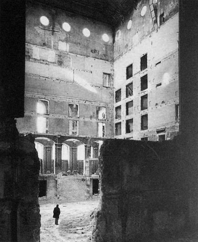 le théâtre de la ville en construction